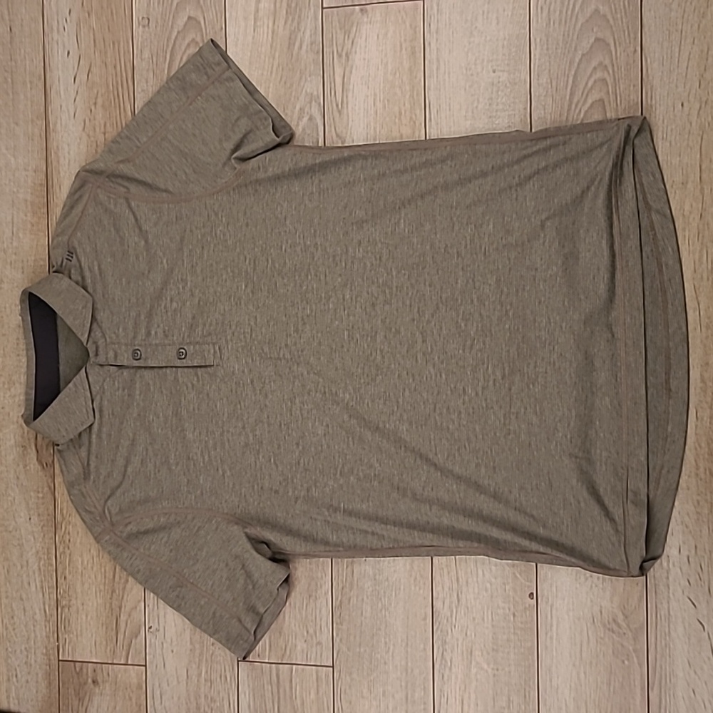 LULULEMON Grey Green Modest Striped Medium Polo Mens Short Sleeve Athletic Shirt